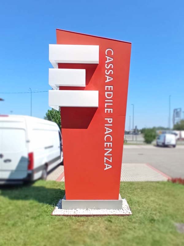 totem-personalizzato-luminoso-cassa-edile-piacenza