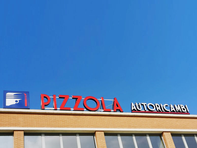 insegna-pubblicitaria-a-led-pizzola-fidenza