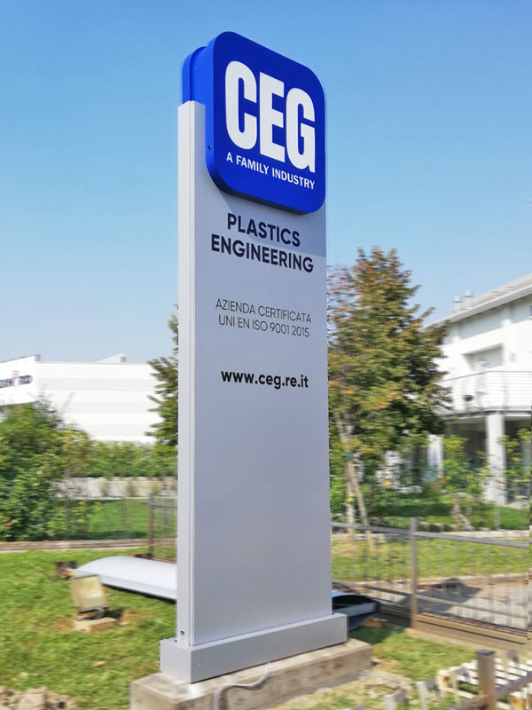 totem-luminoso-pubblicitario-a-led-ceg-correggio