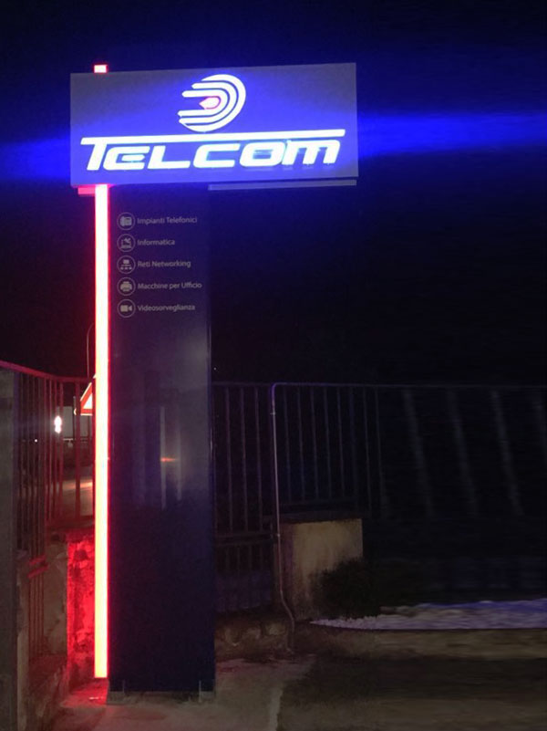 totem-luminoso-pubblicitario-telcom-casalmaggiore