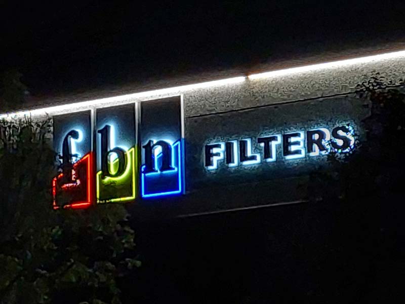 Insegna luminosa grande formato Fbn Filters a Novellara Reggio Emilia