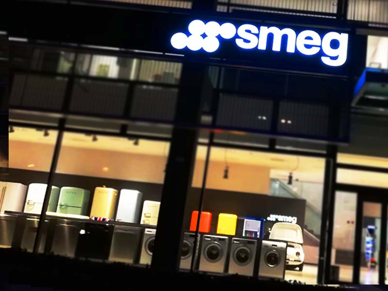 insegne-luminose-design-in-alluminio-smeg-reggio-emilia