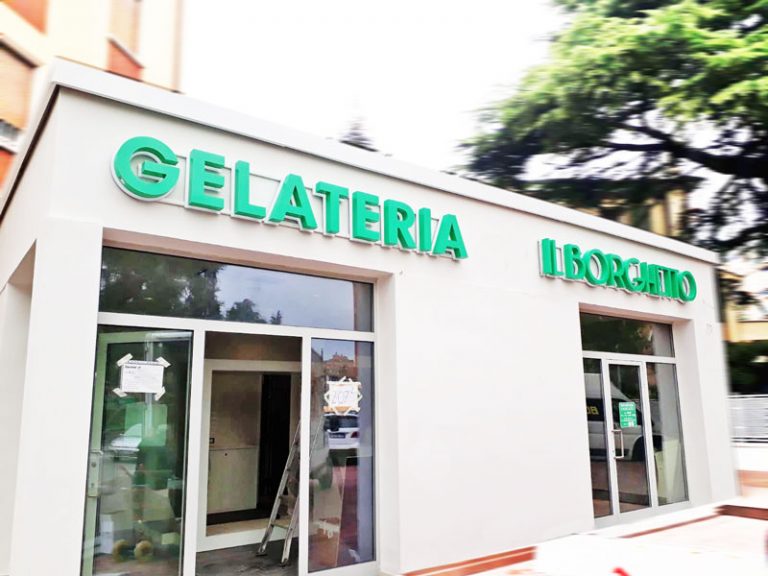 lettere scatolate luce riflessa gelateria borghetto bologna bonetti