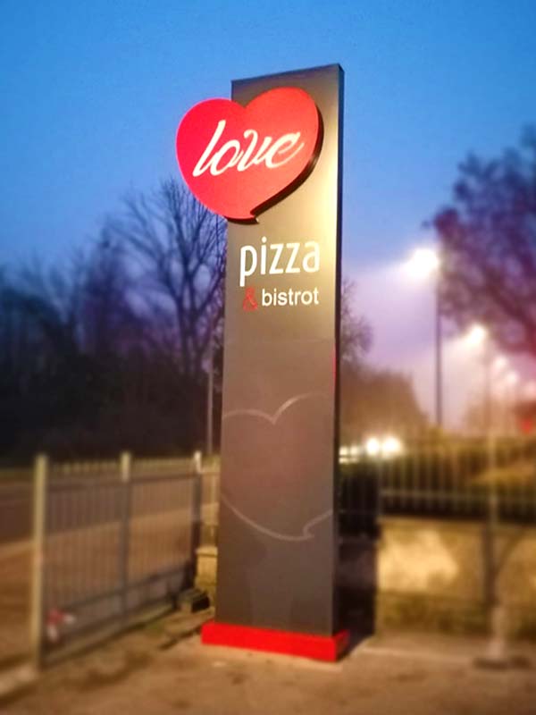 totem-design-luminoso-love-pizza-reggio-emilia