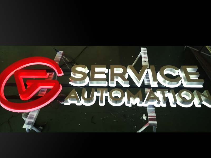 insegna-retroilluminata-in-acciaio-g-service-scandiano