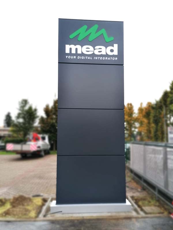 totem-aziendale-luminoso-design-mead-informatica-reggio-emilia