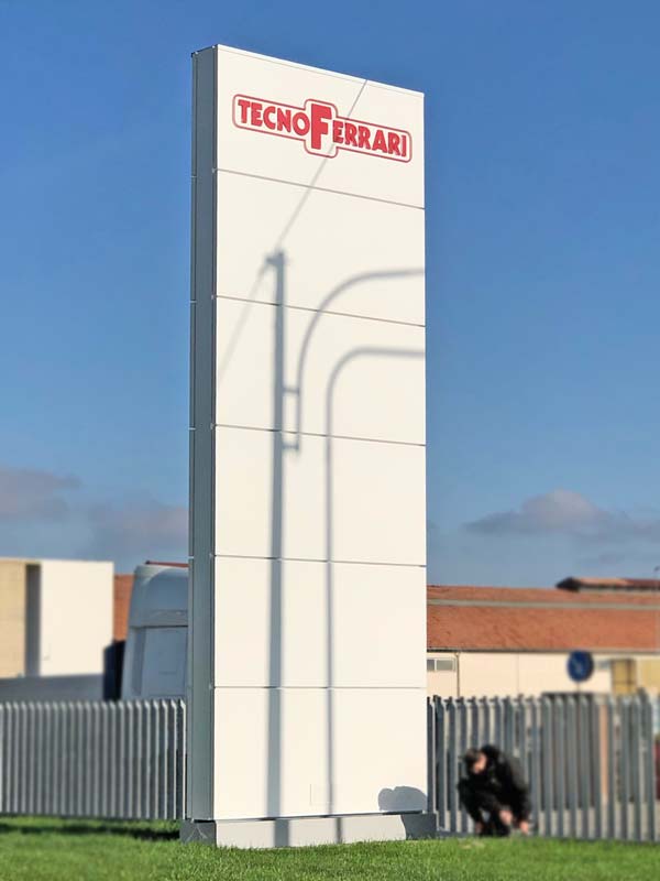 totem-luminoso-design-tecnoferrari-sassuolo-modena