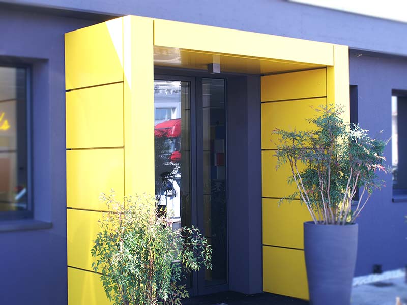 pensilina-in-dibond-giallo-bonetti