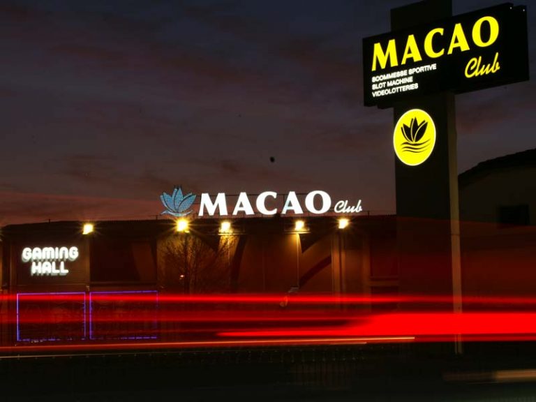 Rebranding insegne e totem Macao a Reggio Emilia