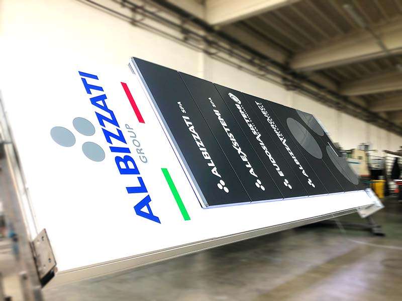 Realizzazione totem luminoso Albizzati a Milano