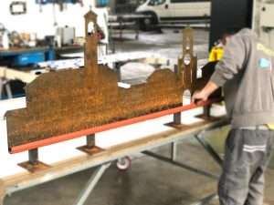 allestimento-rotatoria-comune-san-polo-d'enza-con-insegne-in-corten-bonetti