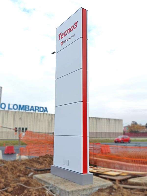 totem-aziendale-luminoso-tecno-3-piacenza