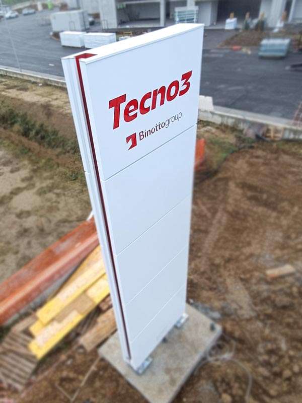 totem-luminoso-design-tecno-3-fiorenzuola-d'arda-piacenza