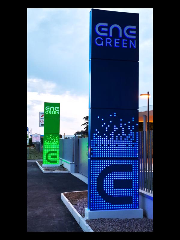 totem-modulari-luminosi-design-ene-green-spa-milano